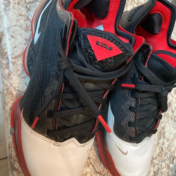 Nike Lebron 19 low basketball shoes - Picture 5 of 8